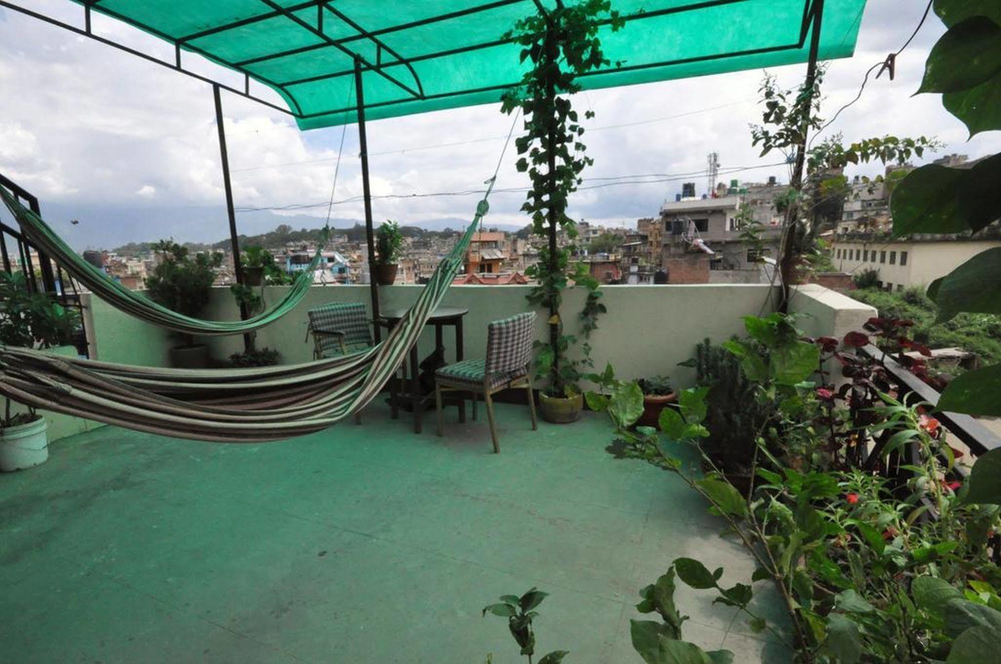 Metro Eco Hotel Kathmandu Esterno foto